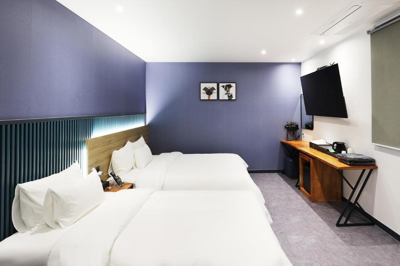 Mariposa Hotel Songtan Пхьонтхек Екстер'єр фото
