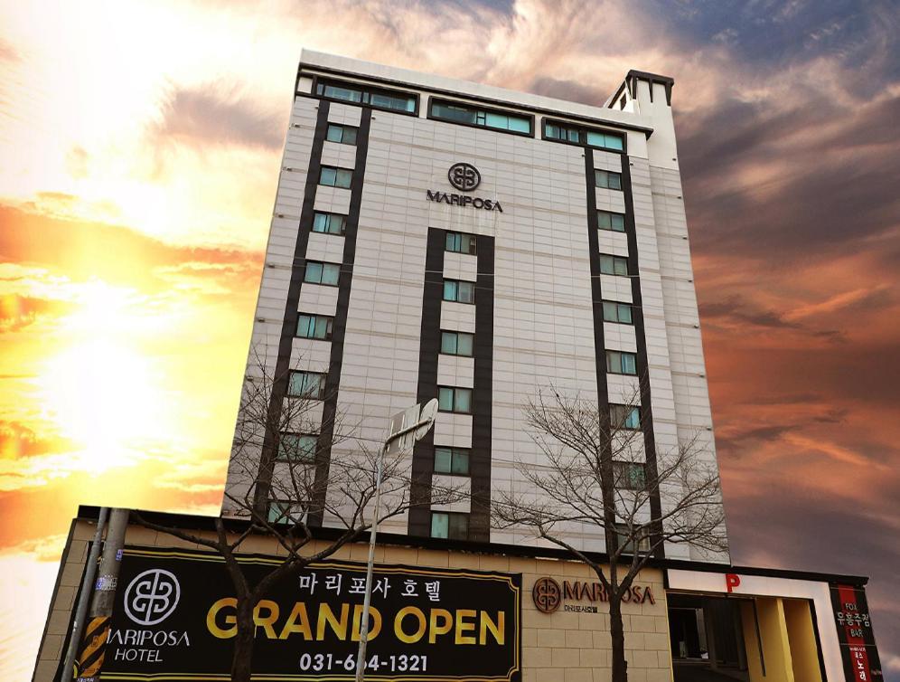 Mariposa Hotel Songtan Пхьонтхек Екстер'єр фото