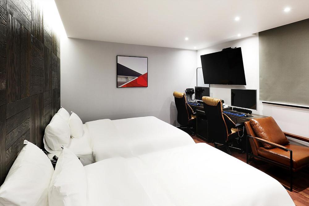 Mariposa Hotel Songtan Пхьонтхек Екстер'єр фото